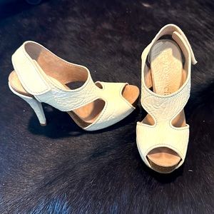White/cream heeled Pedro Garcia sandals. Worn twice and in excellent condition.